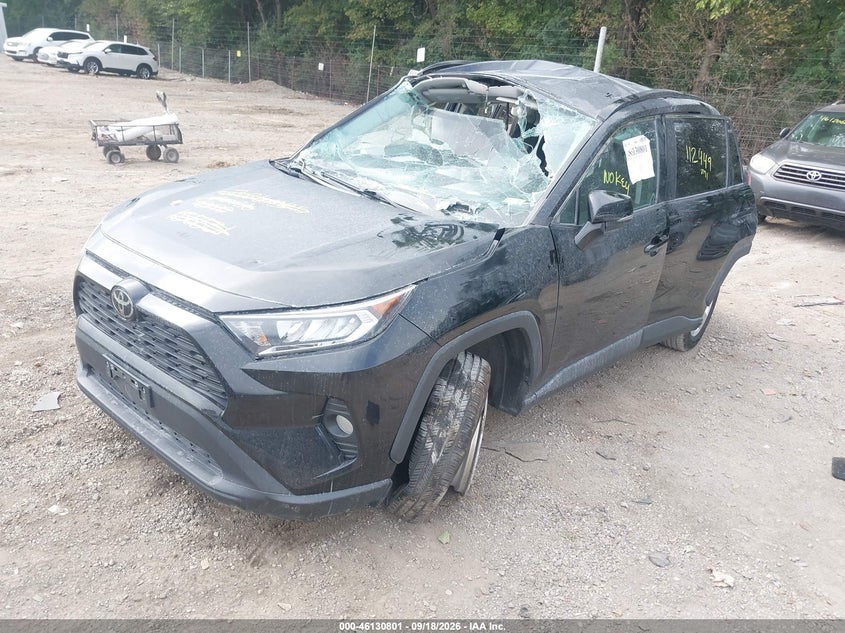 2021 Toyota RAV 4, Обидва боки, IAAI, VIN 2T3P1RFV8MC186831 — фото 2