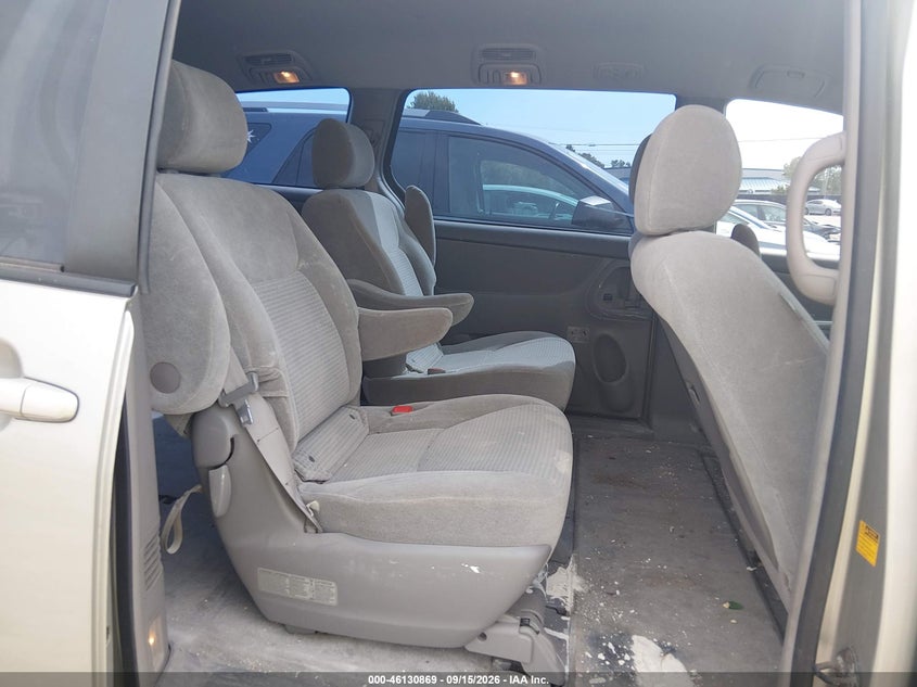 2008 TOYOTA SIENNA auction photo 8