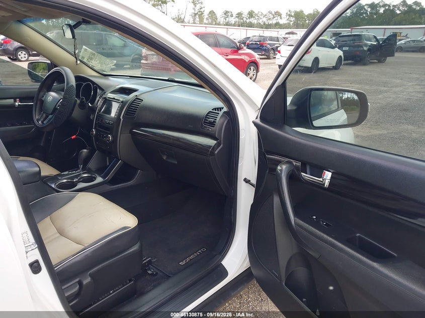 2011 KIA SORENTO auction photo 5