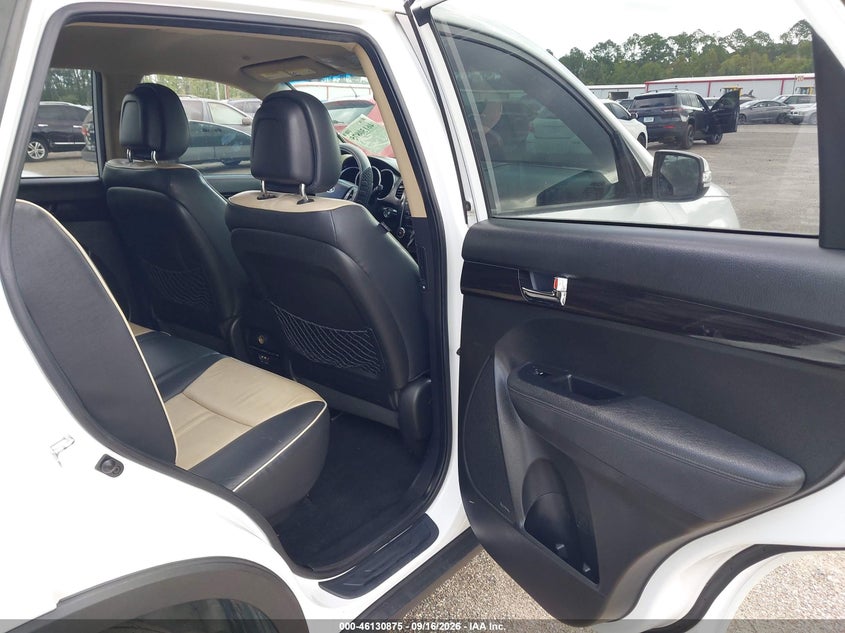 2011 KIA SORENTO auction photo 8