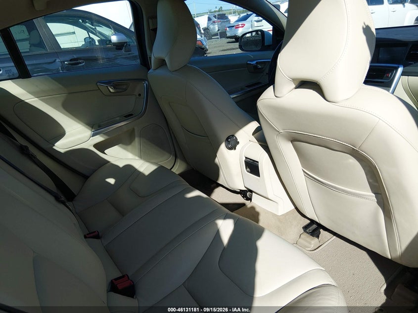2015 VOLVO S60 auction photo 8