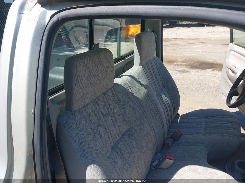 2004 TOYOTA TACOMA auction photo 8
