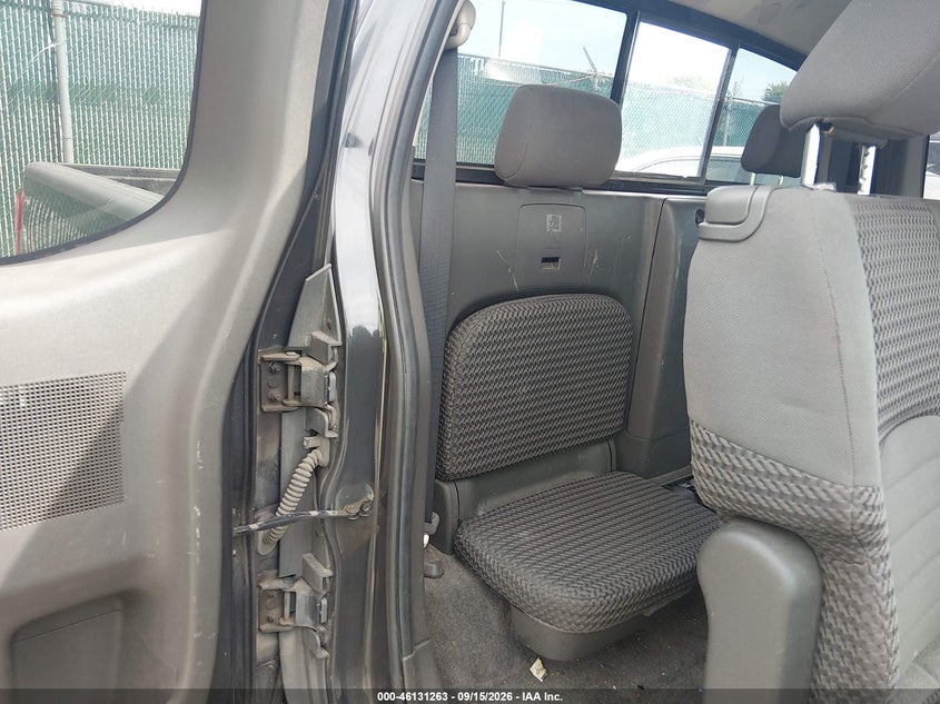 2010 NISSAN FRONTIER auction photo 8