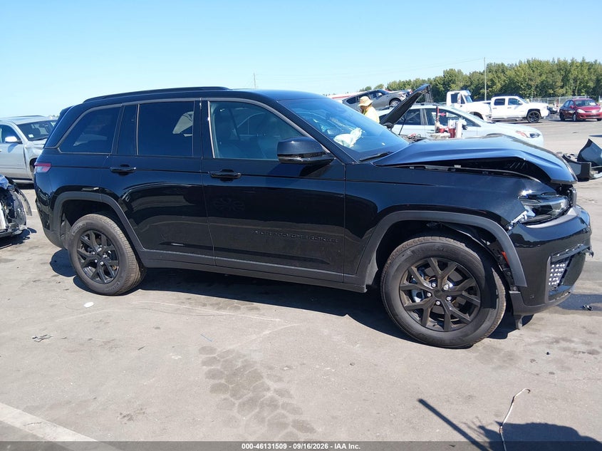 JEEP GRAND CHEROKEE - zdjęcie 13