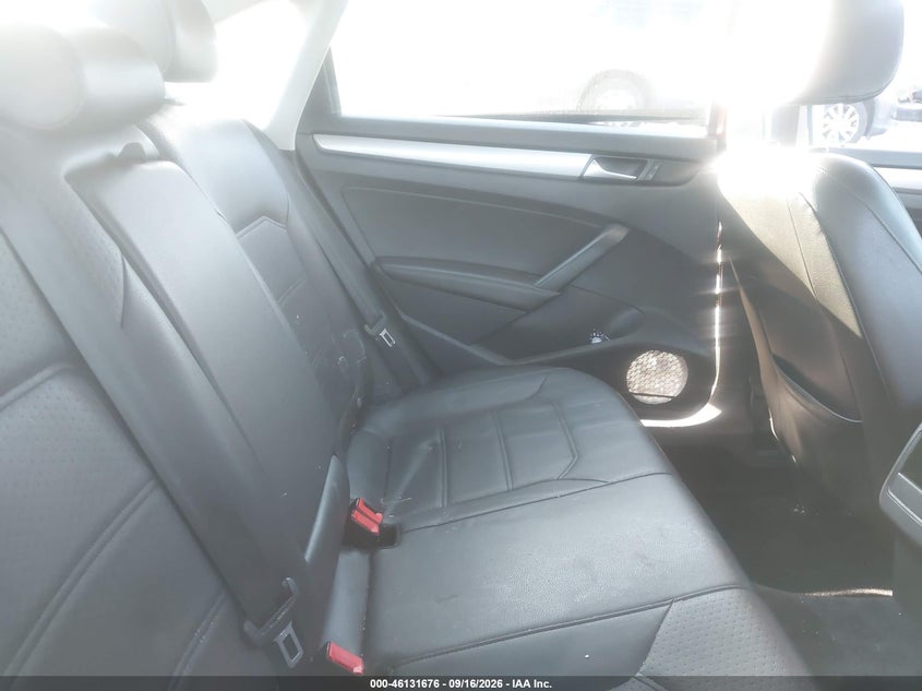 2015 VOLKSWAGEN PASSAT auction photo 8