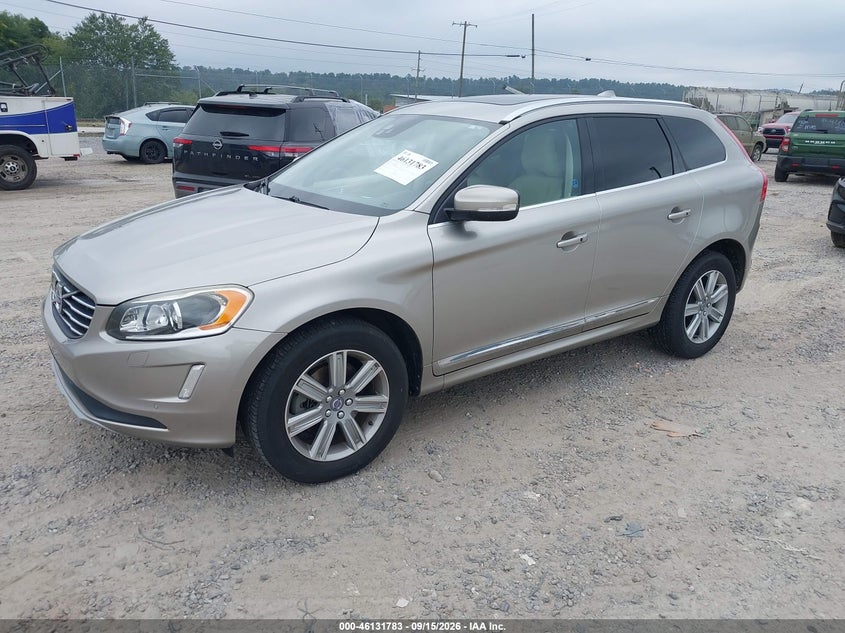2016 Volvo XC60, Normal Wear & Tear, IAAI, VIN YV449MDM8G2823041 — photo 2