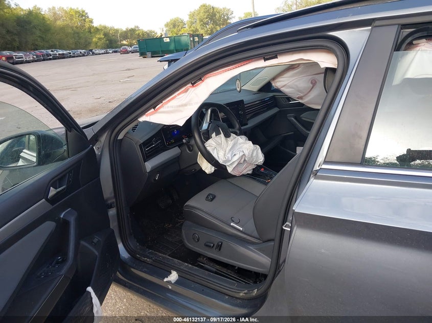 2025 VOLKSWAGEN JETTA auction photo 5