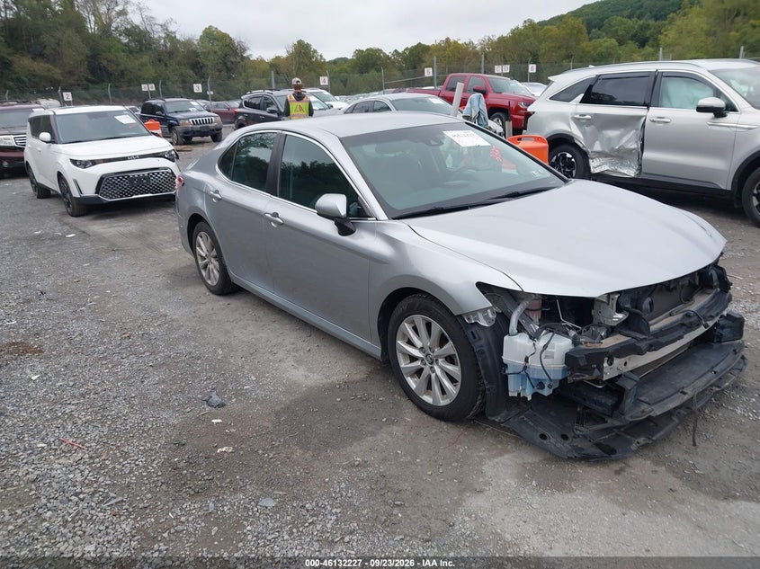 TOYOTA CAMRY - zdjęcie 1