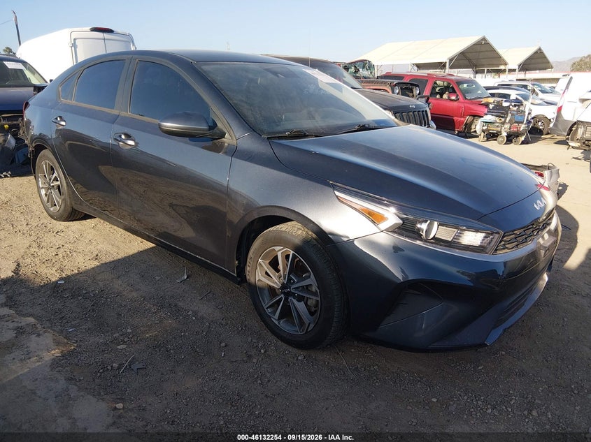 Vin: 3kpf24ad3pe607976, lot: 46631987, kia forte lxs 2023 img_1