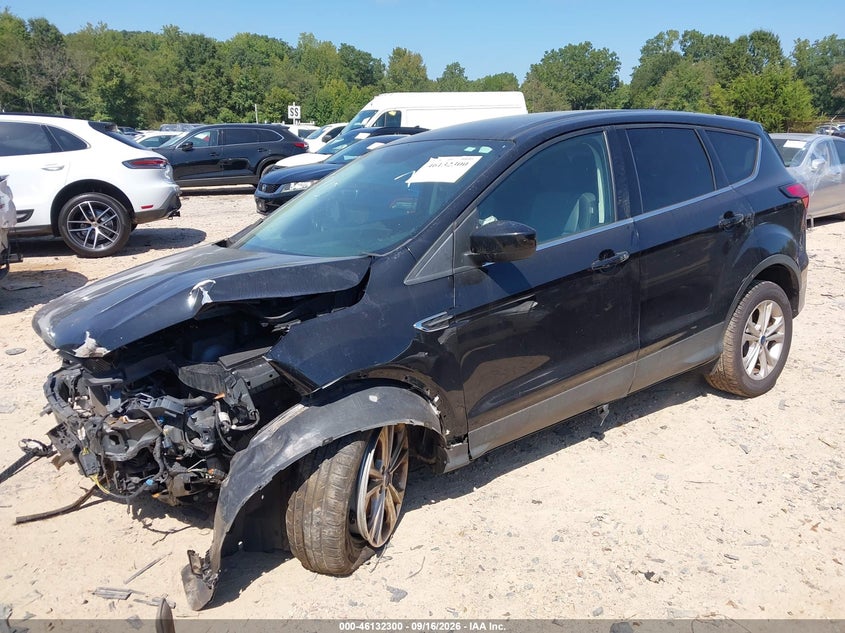 Vin: 1fmcu0gdxkua07961, lot: 46632033, ford escape se 20192