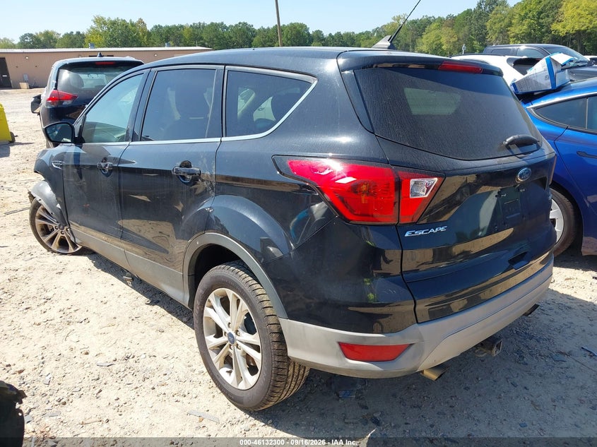 Vin: 1fmcu0gdxkua07961, lot: 46632033, ford escape se 20193