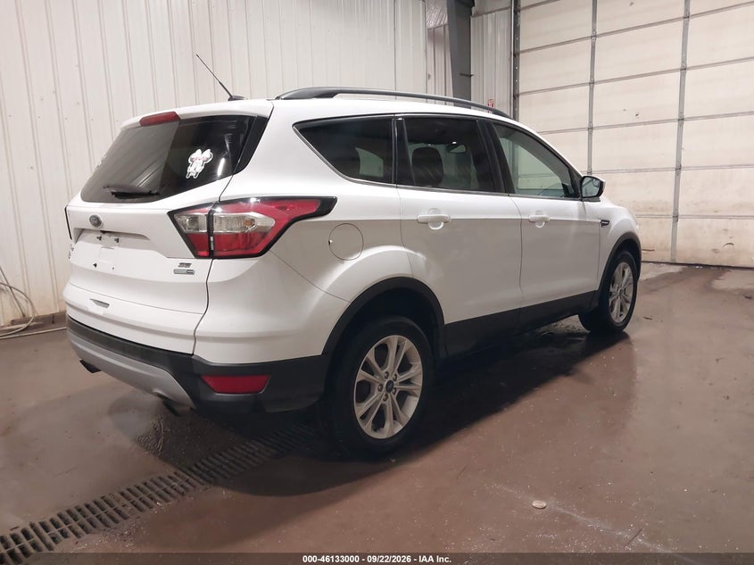 Vin: 1fmcu9gd3juc37490, lot: 46632733, ford escape se 20184