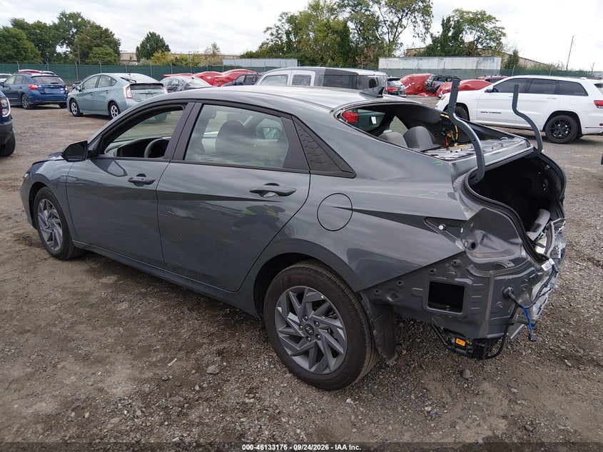 Vin: kmhlm4dj0tu206102, lot: 46632908, hyundai elantra hybrid blue 20263