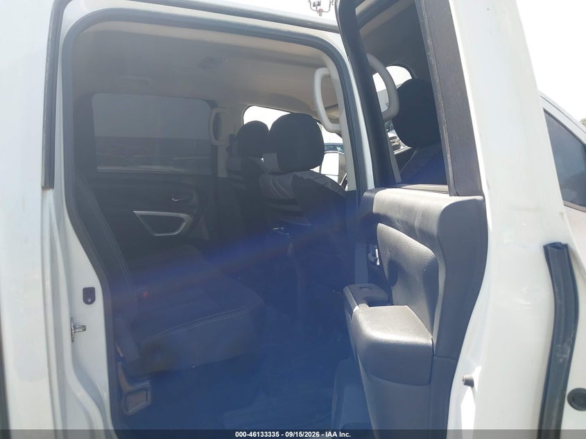 Vin: 1n6aa1f49jn531958, lot: 46633068, nissan titan xd sv gas 20183