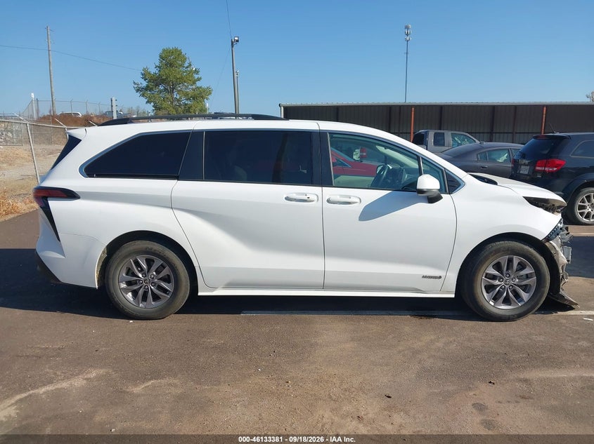 TOYOTA SIENNA - zdjęcie 14