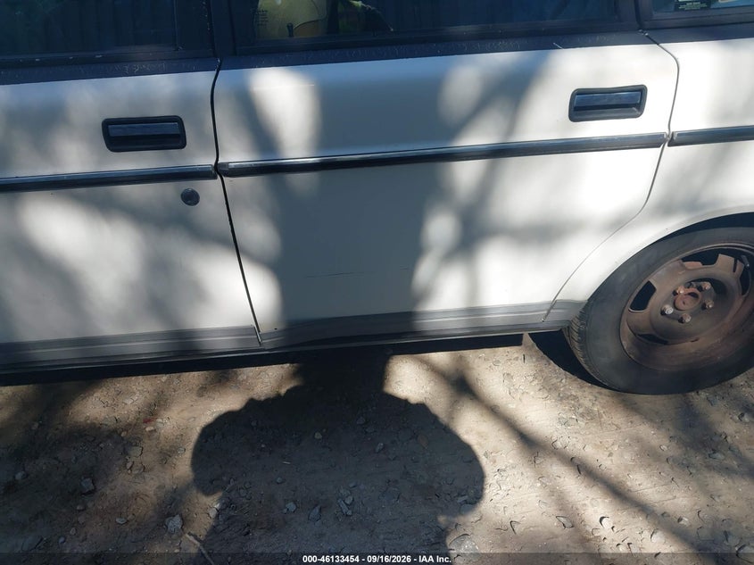 VOLVO 240 1991 VIN YV1AA8845M1445318