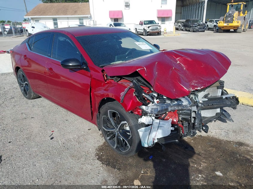 2025 Nissan Altima SR FWD