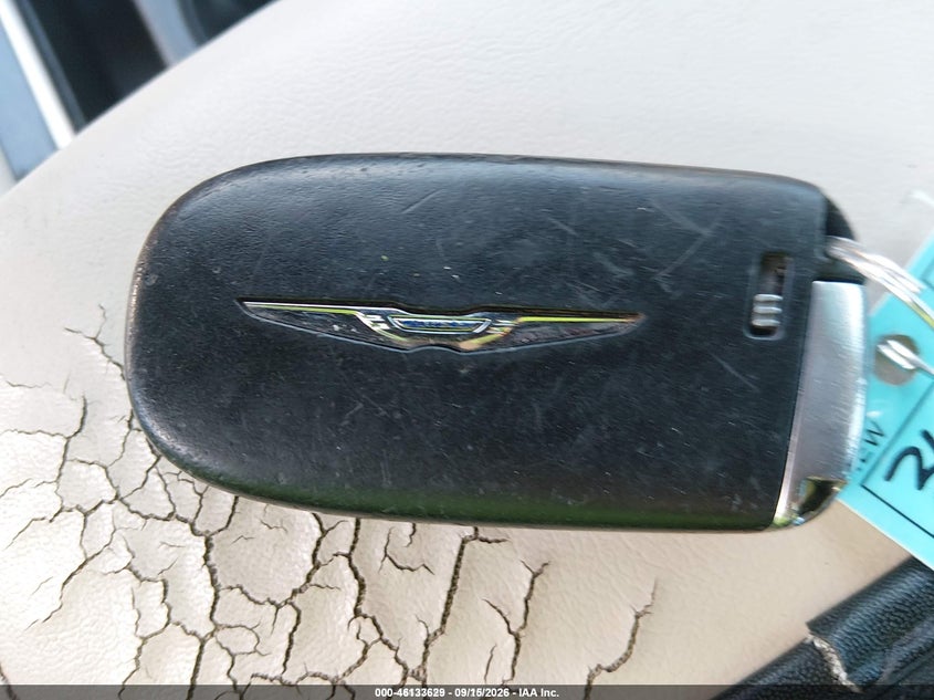 2015 CHRYSLER 200 C · Фото 11