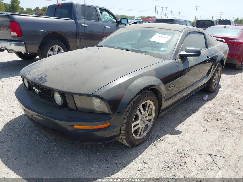 2005 FORD MUSTANG auction photo 2