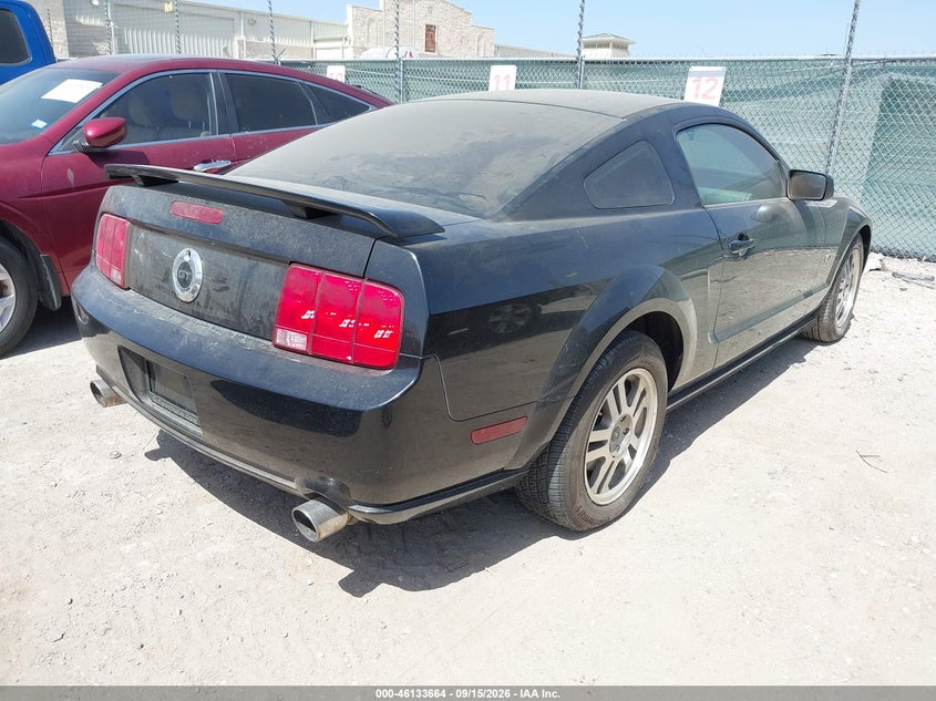 2005 FORD MUSTANG auction photo 4