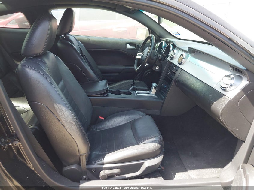 2005 FORD MUSTANG auction photo 5