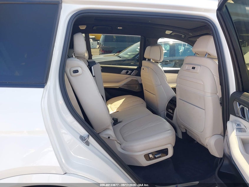 BMW X7 - zdjęcie 8