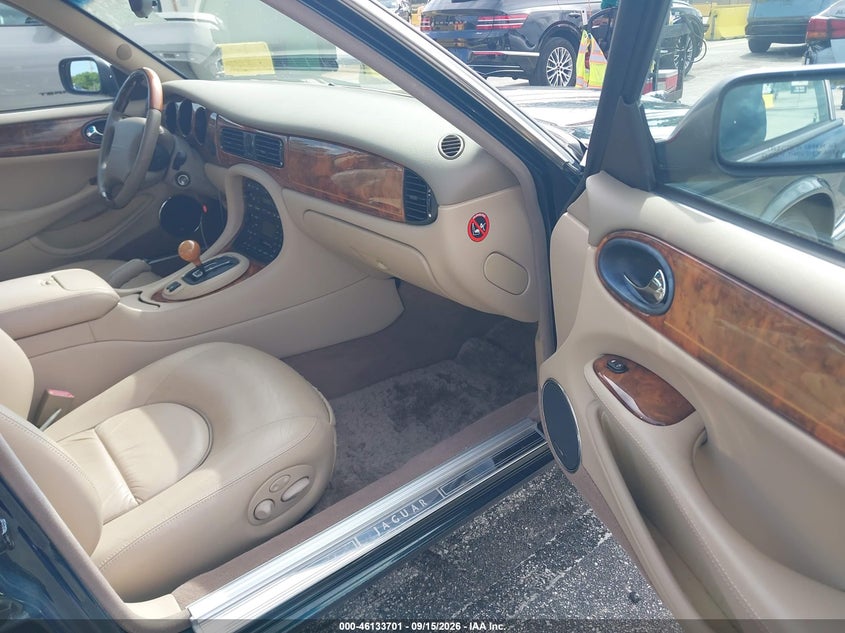 JAGUAR XJ8 2001 VIN SAJDA24C21LF29663