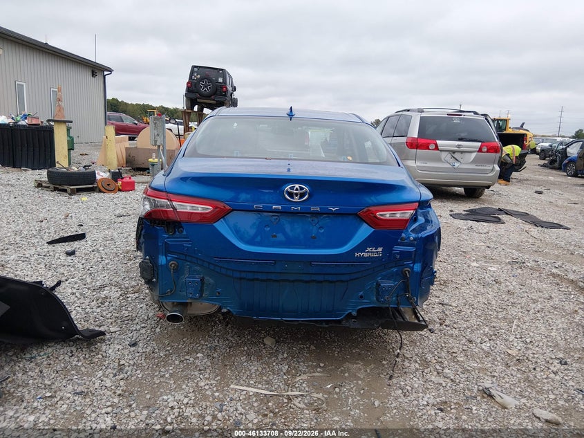 TOYOTA CAMRY - zdjęcie 17