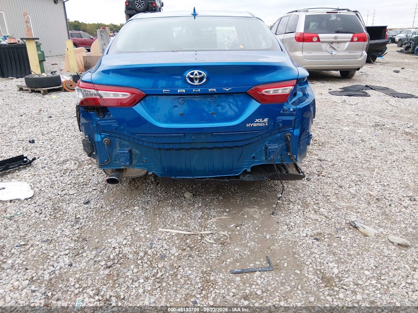 TOYOTA CAMRY - zdjęcie 18