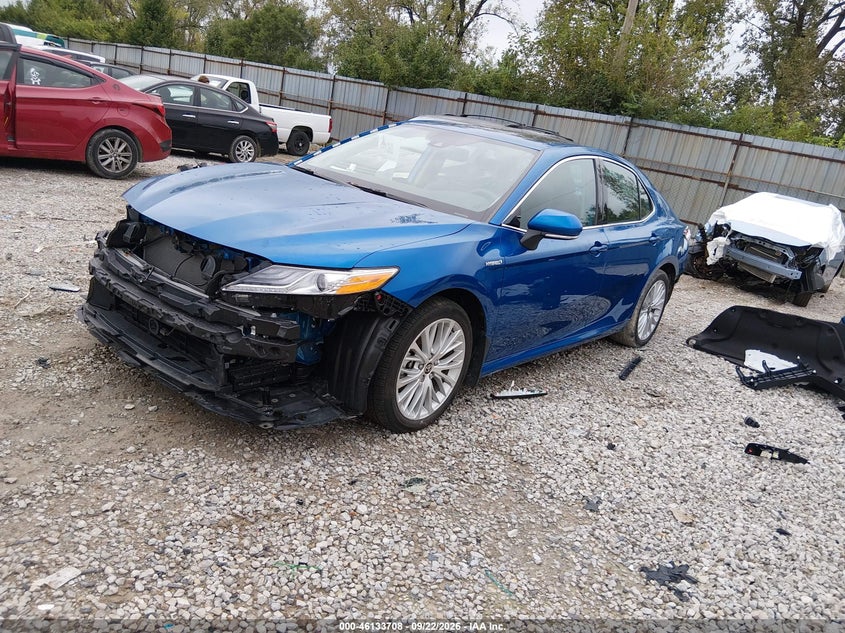 TOYOTA CAMRY - zdjęcie 2
