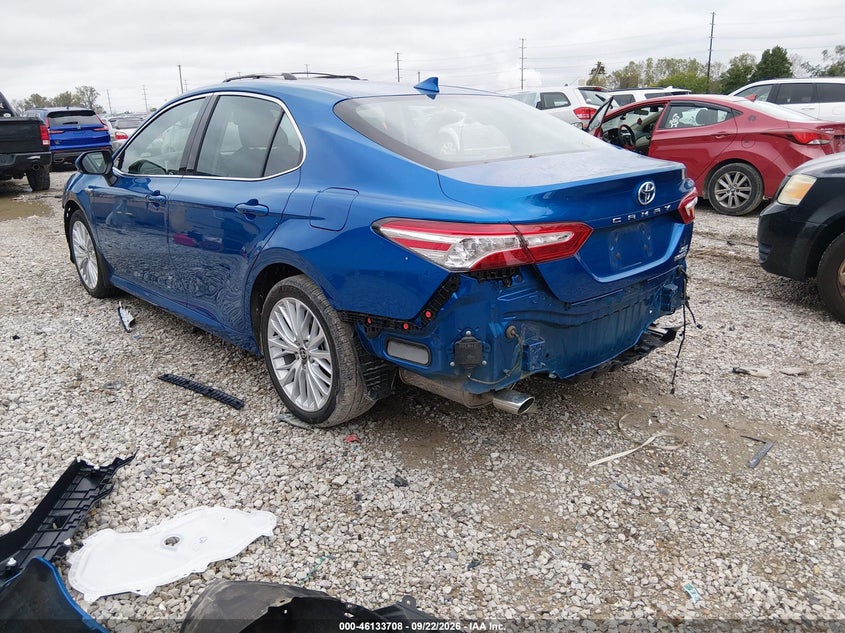 TOYOTA CAMRY - zdjęcie 3