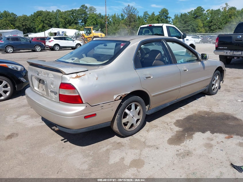 Photo 4 - HONDA ACCORD