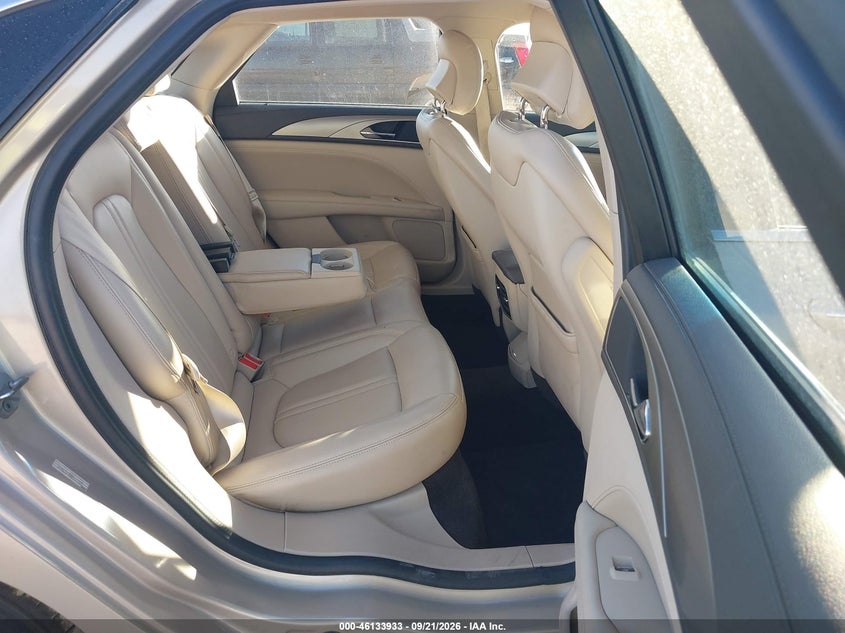 2017 LINCOLN MKZ PREMIERE · Фото 8