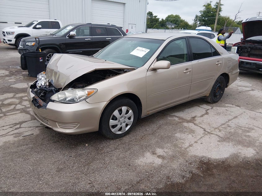 2005 Toyota Camry, Front & Rear, IAAI, VIN 4T1BE32K95U015456 — photo 2