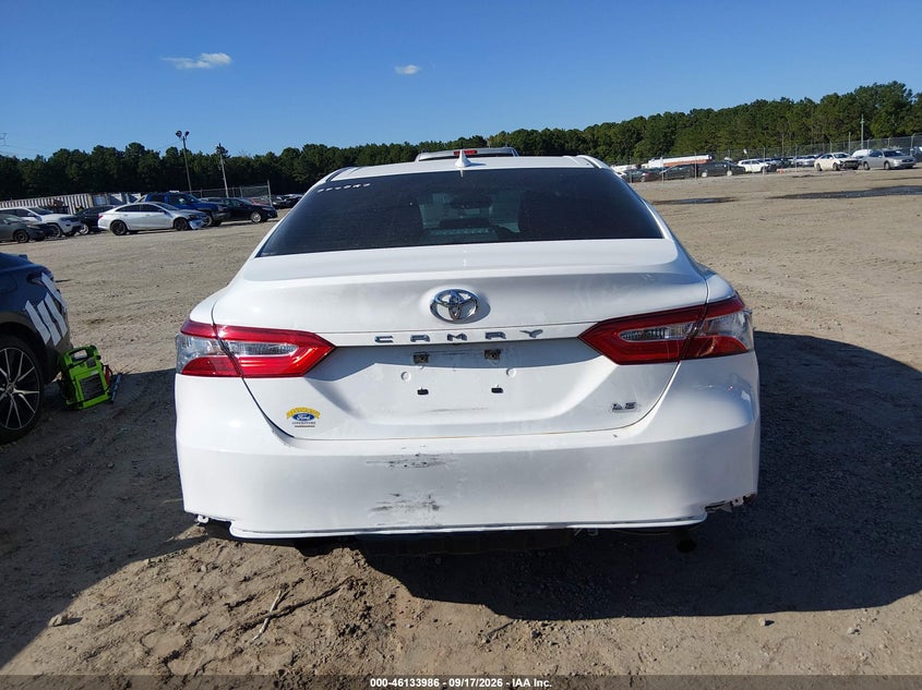 TOYOTA CAMRY - zdjęcie 17