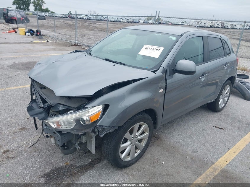 2015 MITSUBISHI OUTLANDER SPORT ES · Фото 2