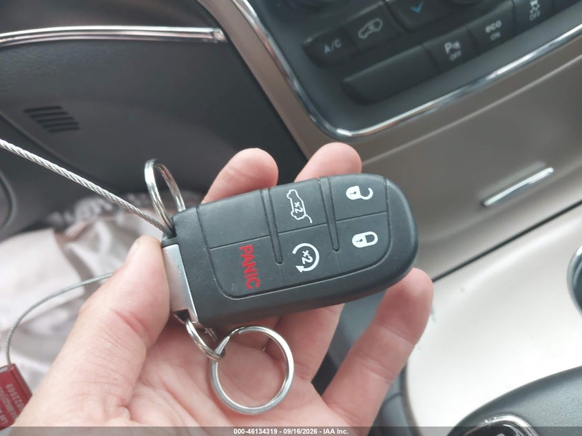 JEEP GRAND CHEROKEE - zdjęcie 11