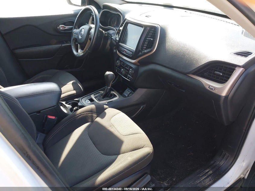 JEEP CHEROKEE 2016 VIN 1C4PJLCB3GW190815