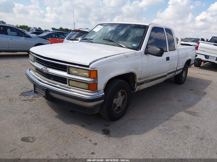 1998 CHEVROLET C1500 auction photo 2