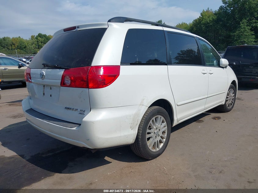 TOYOTA SIENNA