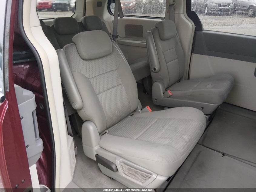 2008 CHRYSLER TOWN & COUNTRY auction photo 8