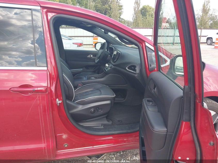 2027 CHRYSLER PACIFICA auction photo 5