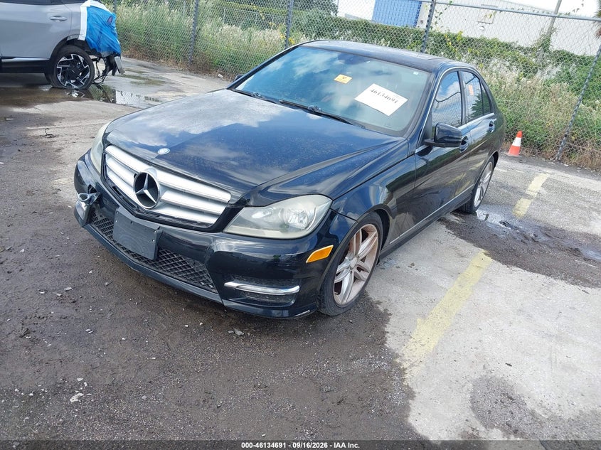 MERCEDES-BENZ C 300 2012 VIN WDDGF8BB6CR233199