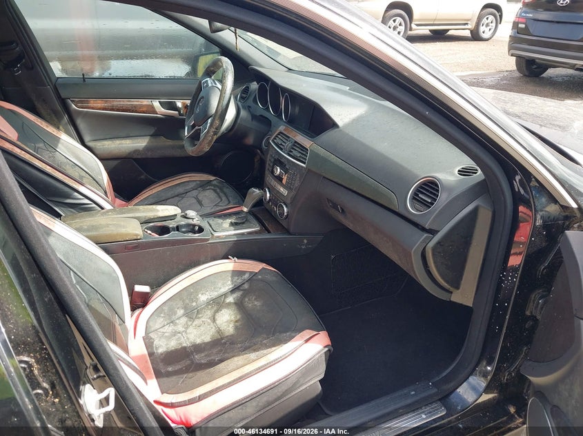 MERCEDES-BENZ C 300 2012 VIN WDDGF8BB6CR233199