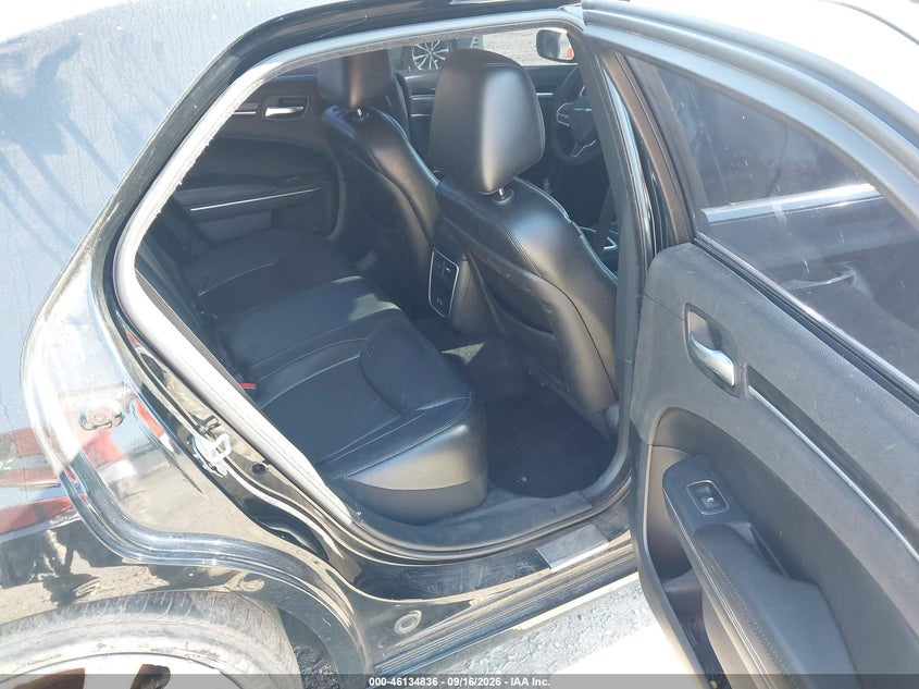2017 CHRYSLER 300 auction photo 8