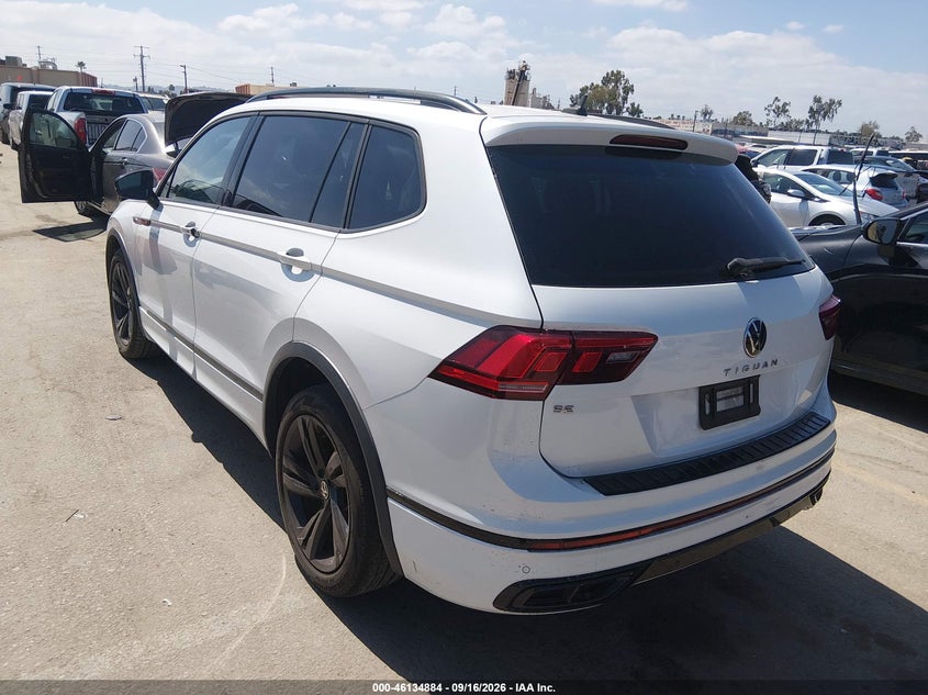 Vin: 3vvcb7axxpm025024, lot: 46634618, volkswagen tiguan 2.0t se r-line black 20233