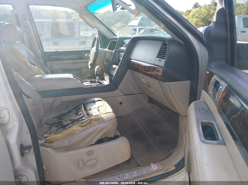 2006 LINCOLN NAVIGATOR auction photo 5