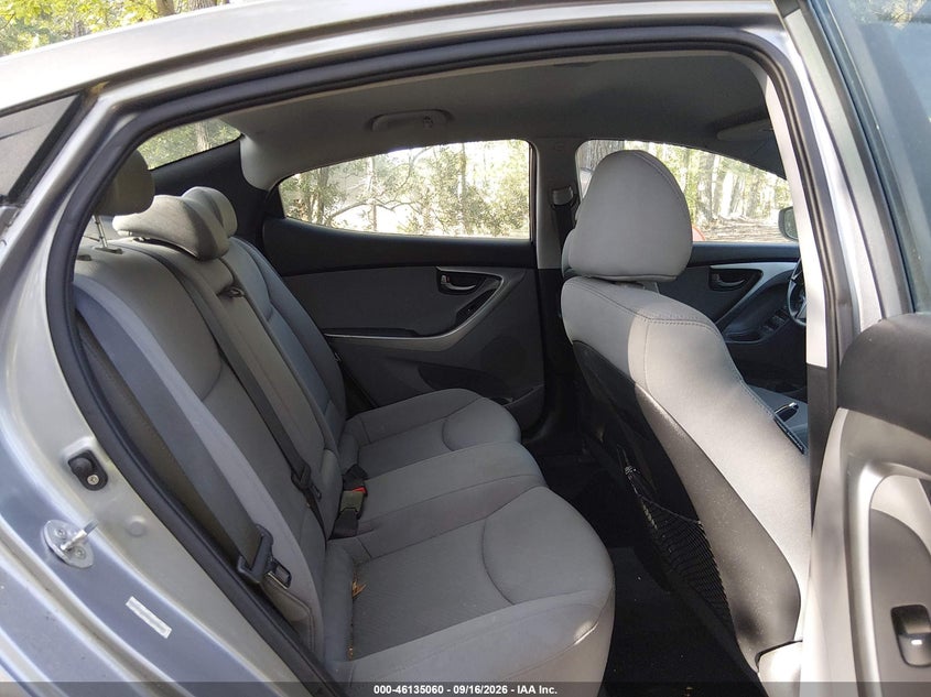 2013 HYUNDAI ELANTRA auction photo 8