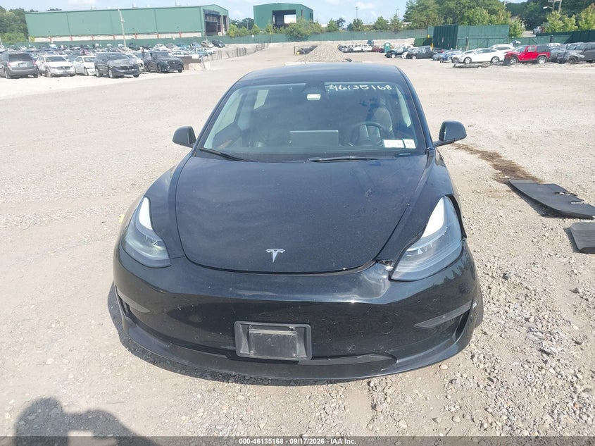 TESLA MODEL 3 - zdjęcie 11