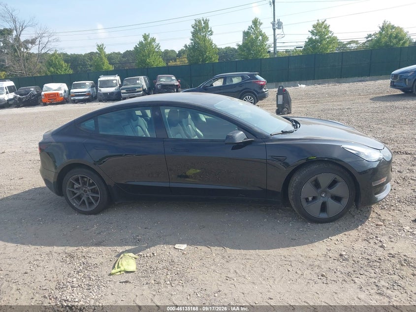 TESLA MODEL 3 - zdjęcie 12